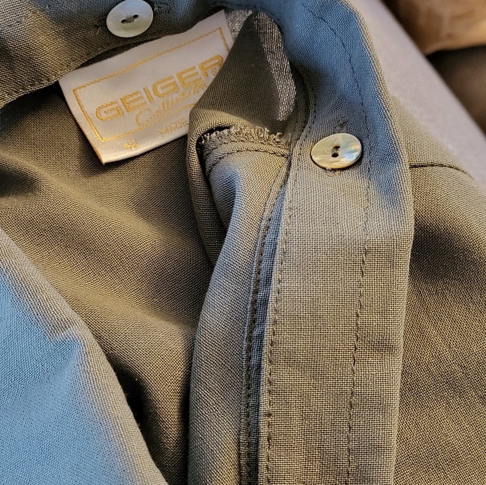 Geiger Collections Army Green Linen Short Sleeve Linen Blouse Size 42 (Size 12) - Picture 8 of 9